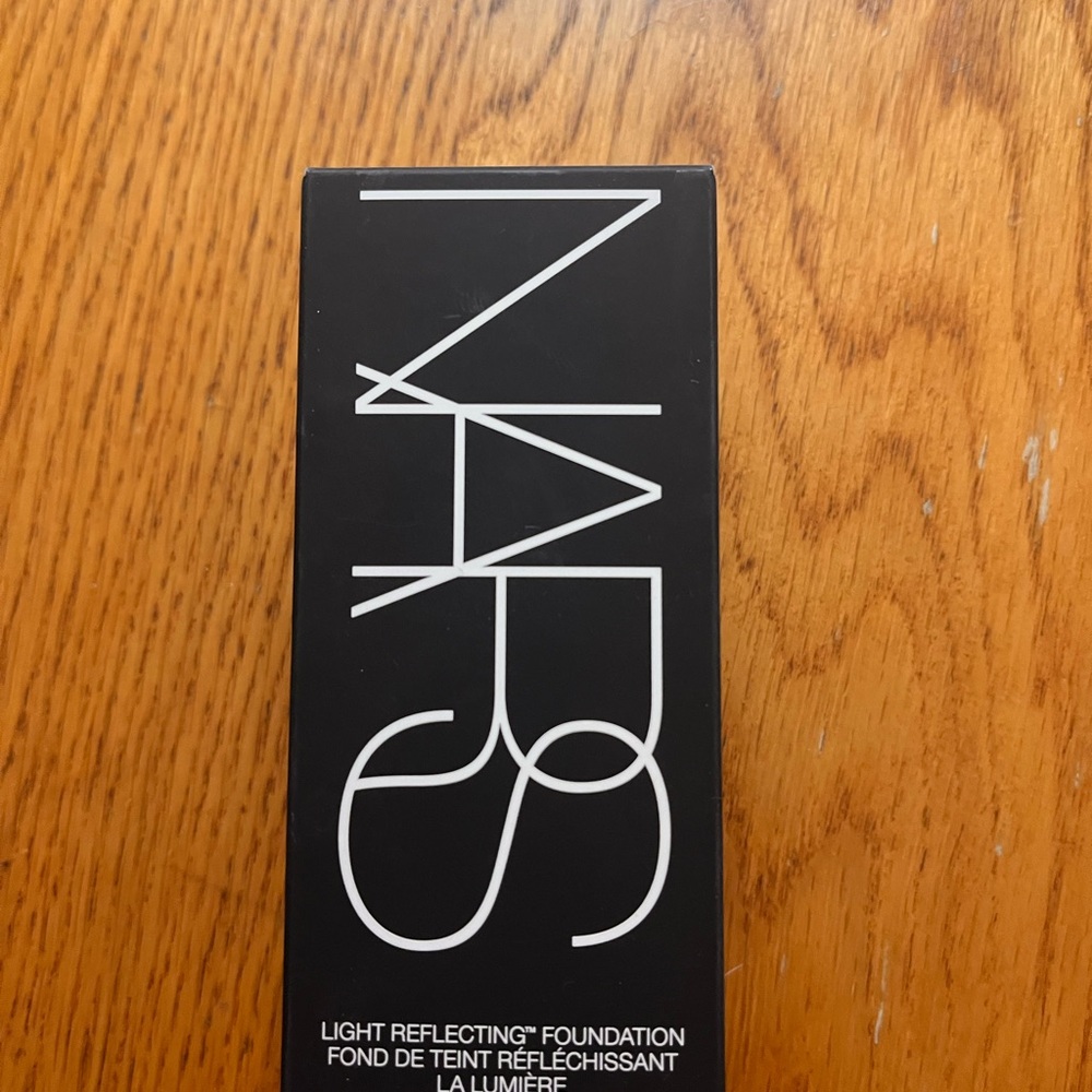 NARS Light Reflecting Foundation - Shade Yukon 2.5 - Picture 3 of 5
